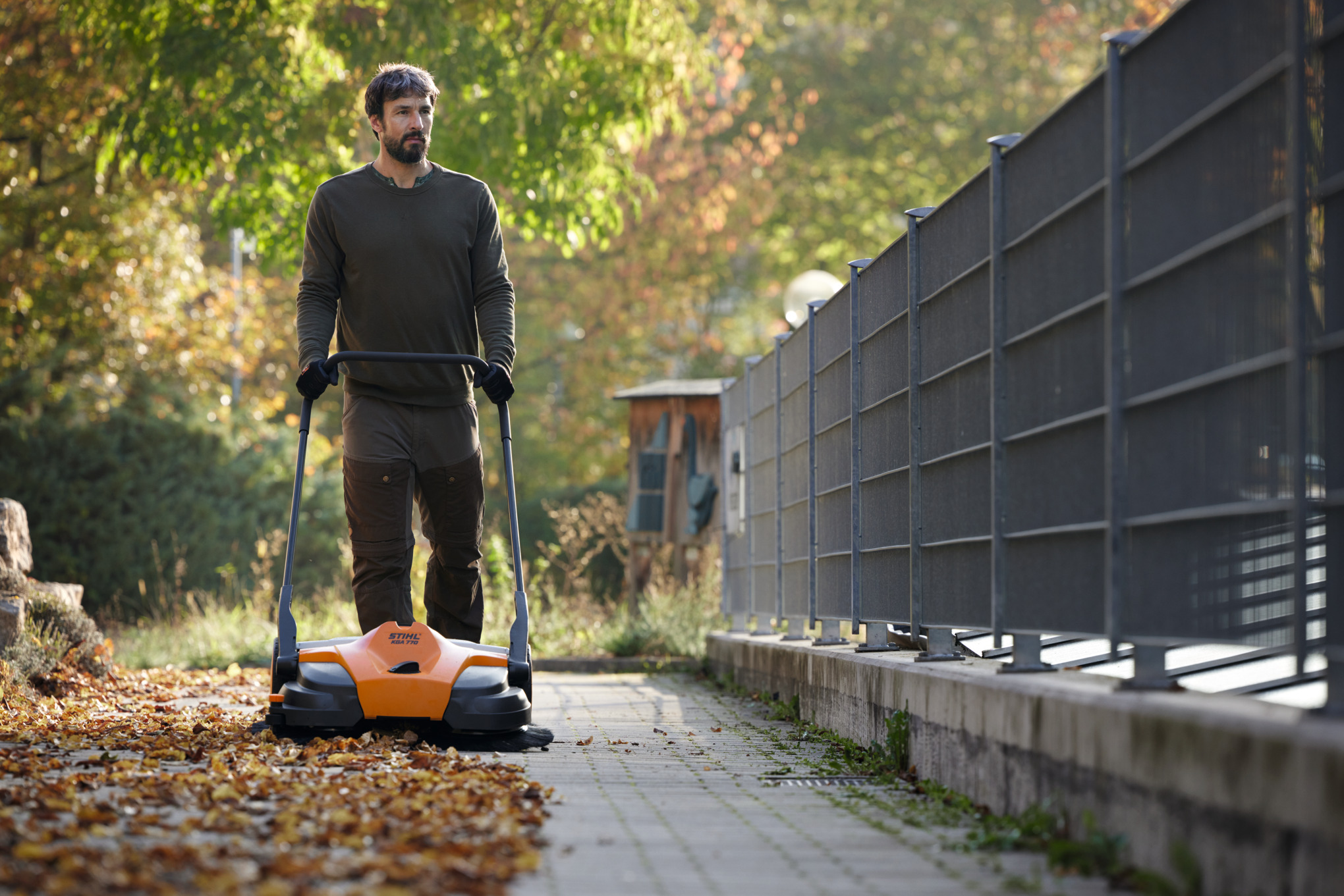 Balayeuse sur batterie STIHL KGA 770