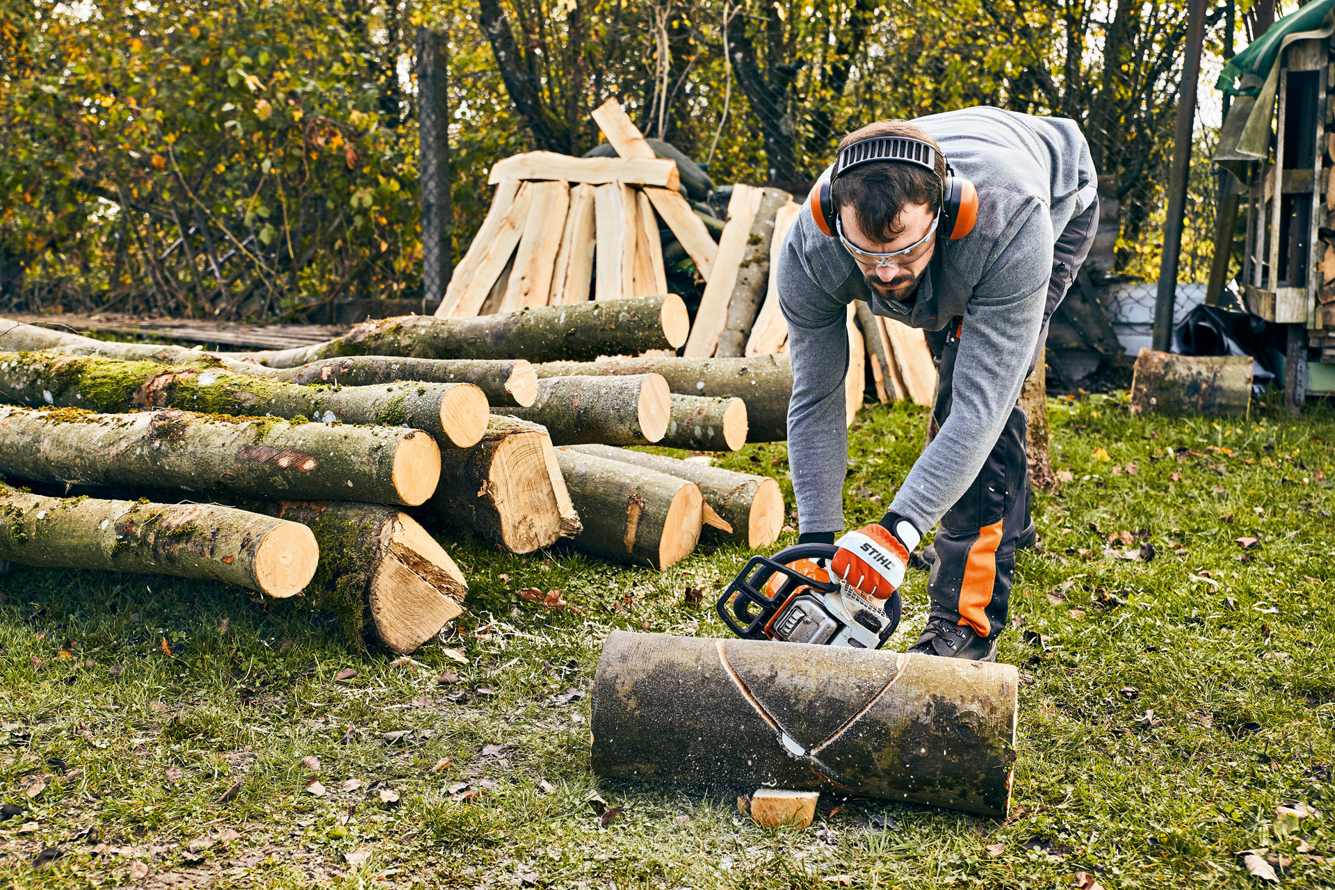 Comment construire un support vertical pour outils ? - Project bricolage et  DIY STIHL 