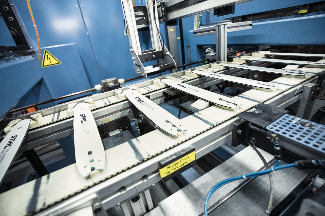 Productie van zaagbladen in een STIHL fabriek